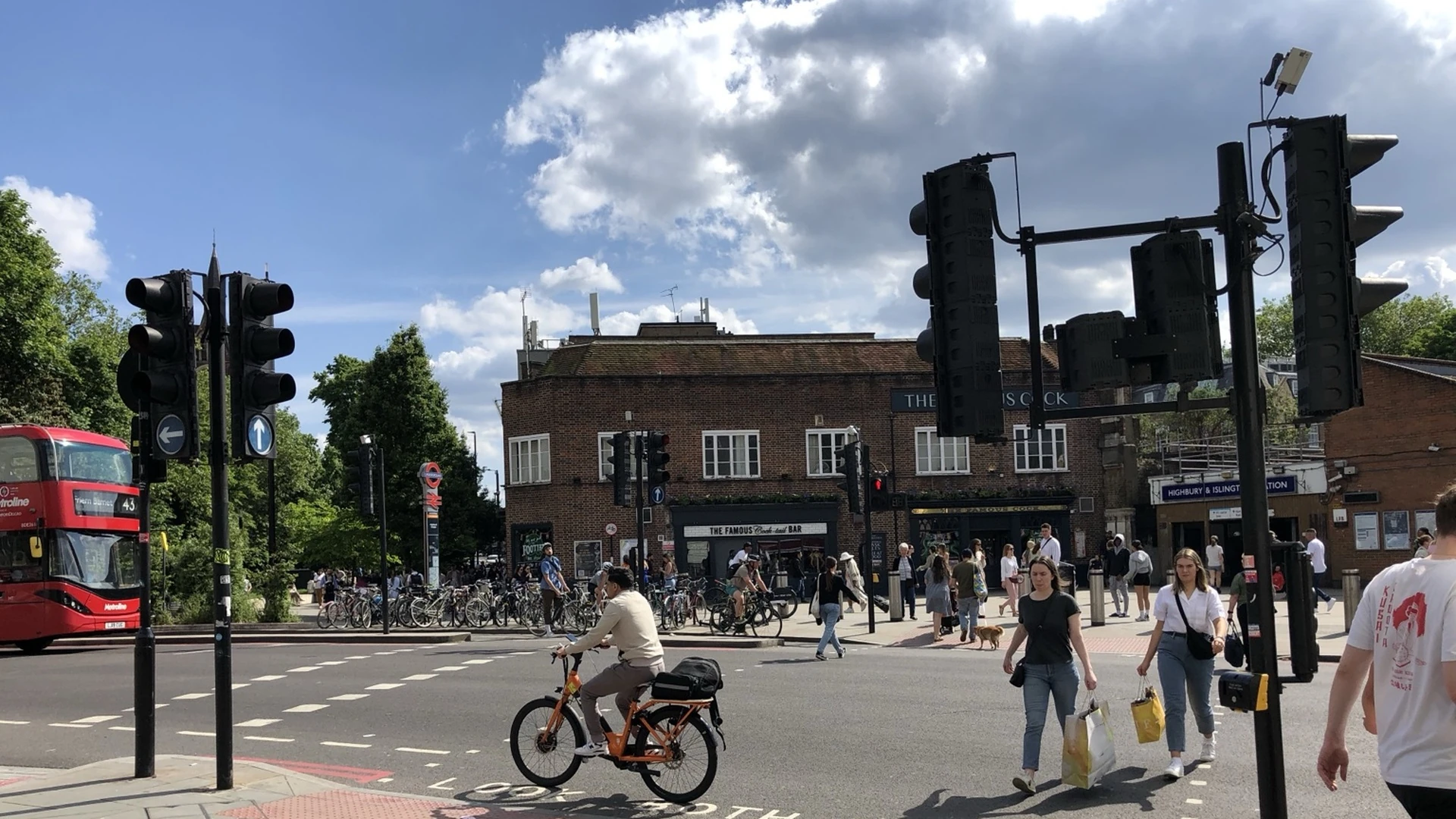 Highbury & Islington Underground Station